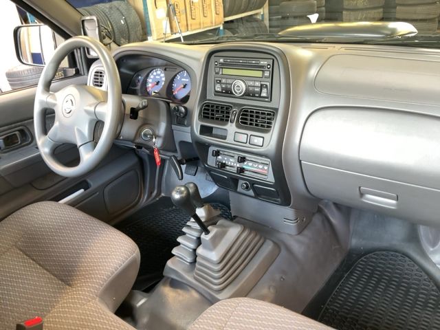 Nissan NP300 Pick-up 2.5 Turbodiesel Single Cab 4x4 — zdjęcie 12