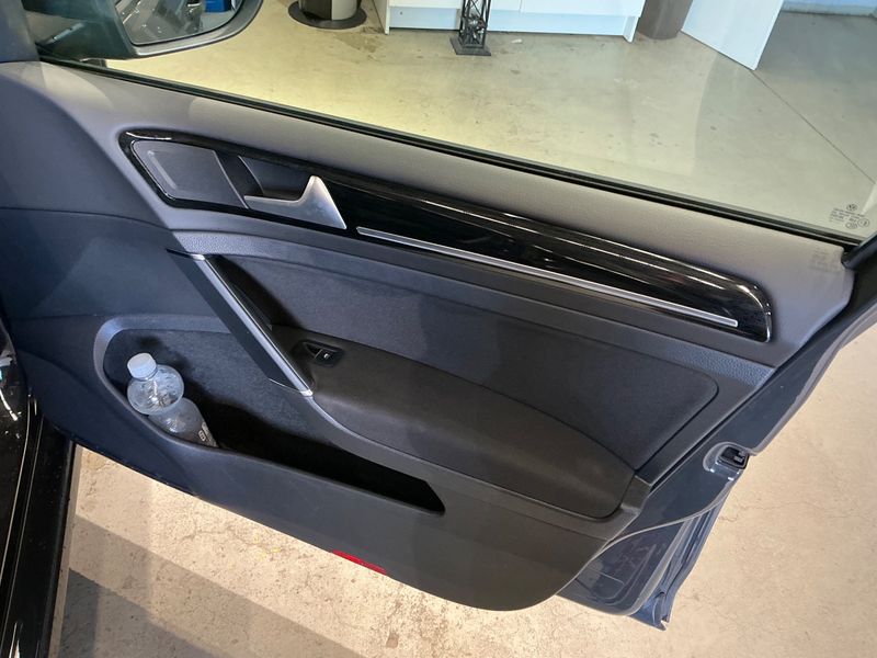 Volkswagen Golf VII 2.0 TDI Highline BlueMotion Tech 2018 – снимка 24