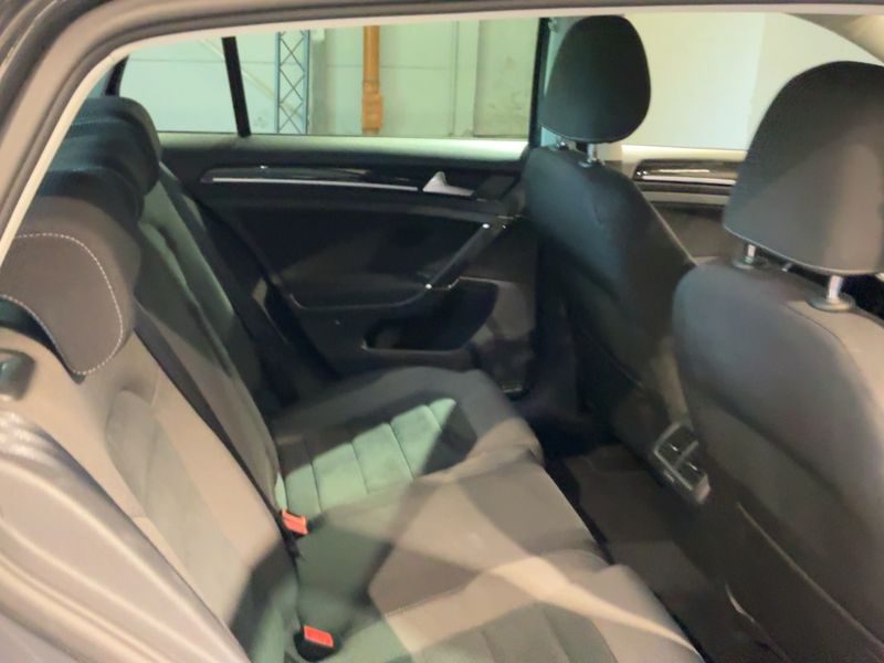 Volkswagen Golf VII 2.0 TDI Highline BlueMotion Tech 2018 – снимка 19