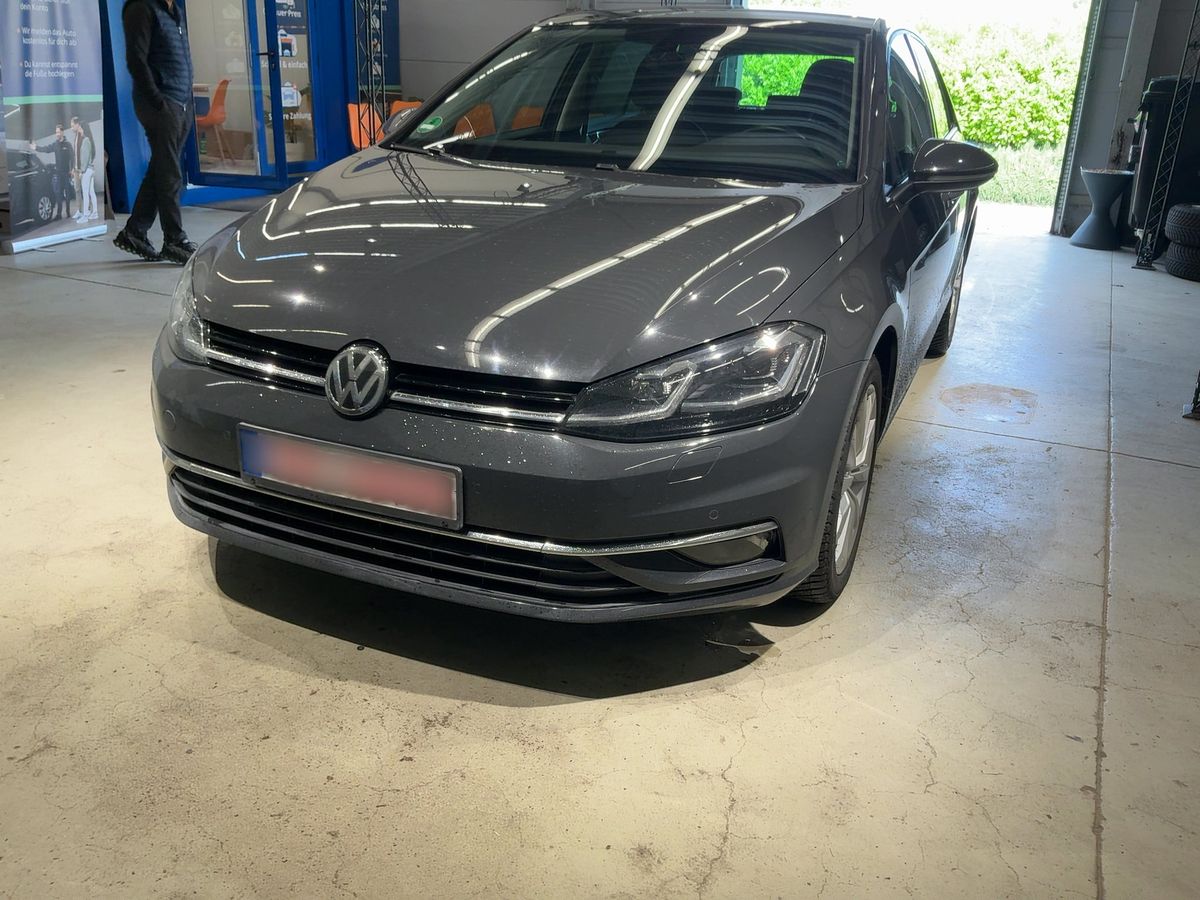 Volkswagen Golf 2018 — photo 1
