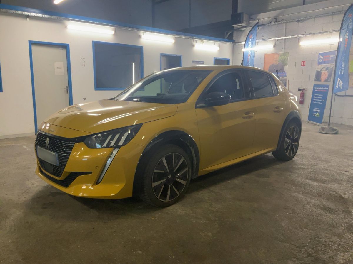 Peugeot 208 2020 — photo 1