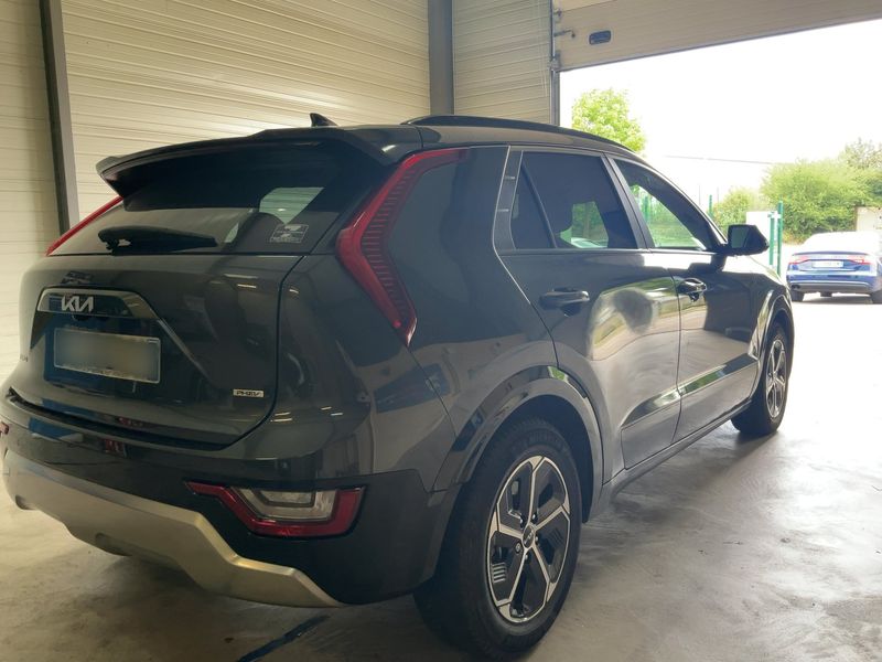 Kia Niro 1.6 Plug-in Hybrid Premium — zdjęcie 6