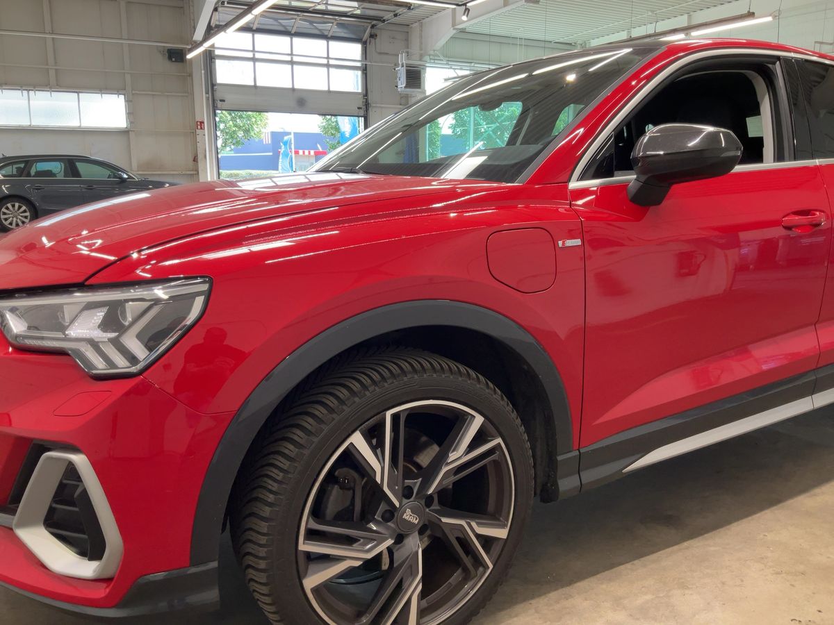 Audi Q3 Sportback 45 TFSIe S line