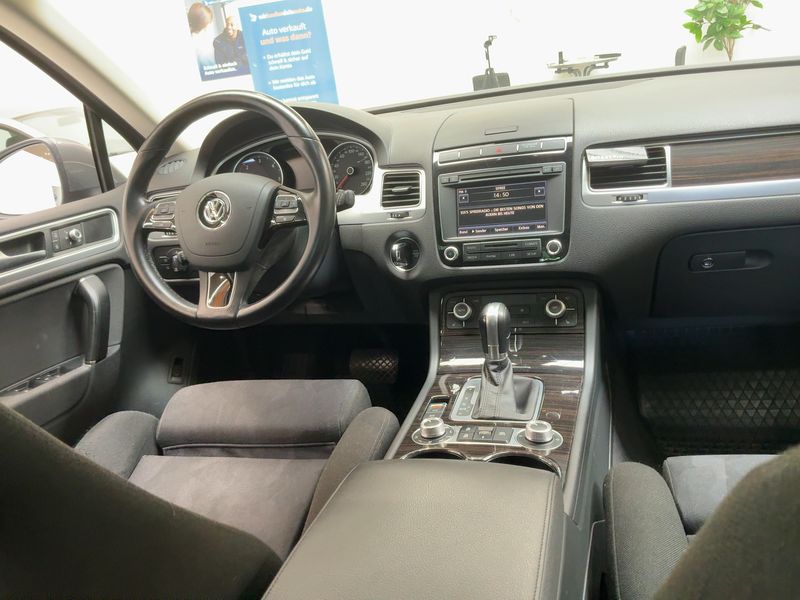 Volkswagen Touareg 3.0 V6 TDI Terrain Tech BlueMotion Tech — zdjęcie 12