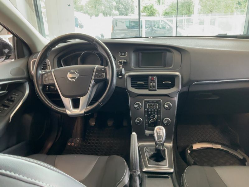 Volvo V40 1.6 D2 Momentum — zdjęcie 12