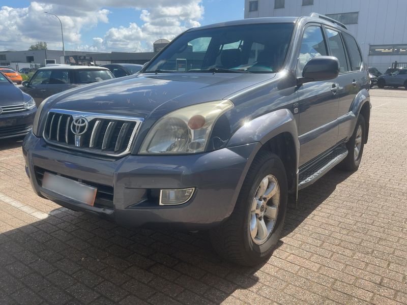 Toyota Land Cruiser 3.0 D-4D — zdjęcie 1