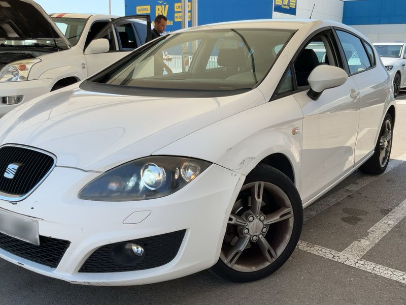 Seat Leon 1.6 TDI Style Copa 2012 – снимка 2