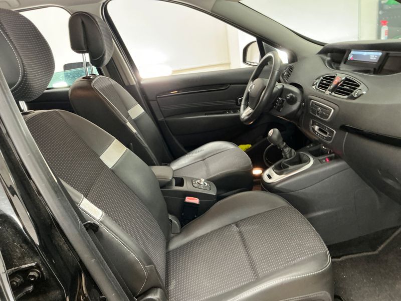 Renault Grand Scenic 1.4 TCe Dynamique 2011 – снимка 3
