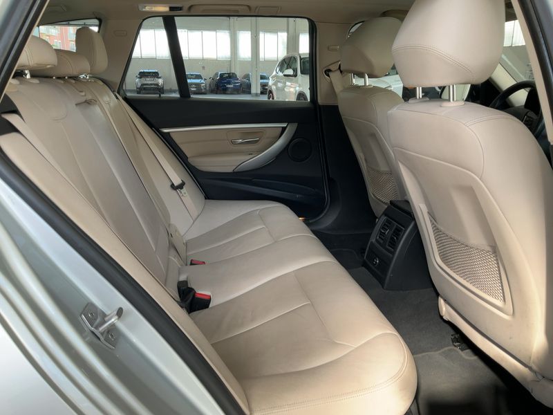 BMW 3er 320d Luxury Line 2018 – снимка 19