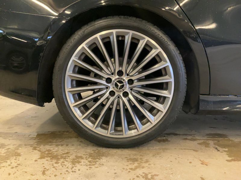 Mercedes-Benz A-Klasse Limousine A 200 d AMG Line 2023 – снимка 9