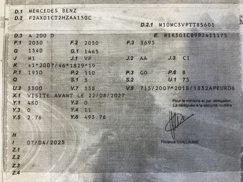 Mercedes-Benz A-Klasse Limousine A 200 d AMG Line — zdjęcie 15
