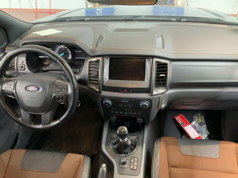 Ford Ranger 3.2 TDCi Doppelkabine 4x4 Wildtrak — zdjęcie 12
