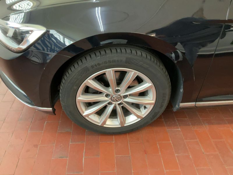 Volkswagen Passat 2.0 TDI Highline BlueMotion Tech 2018 – снимка 3