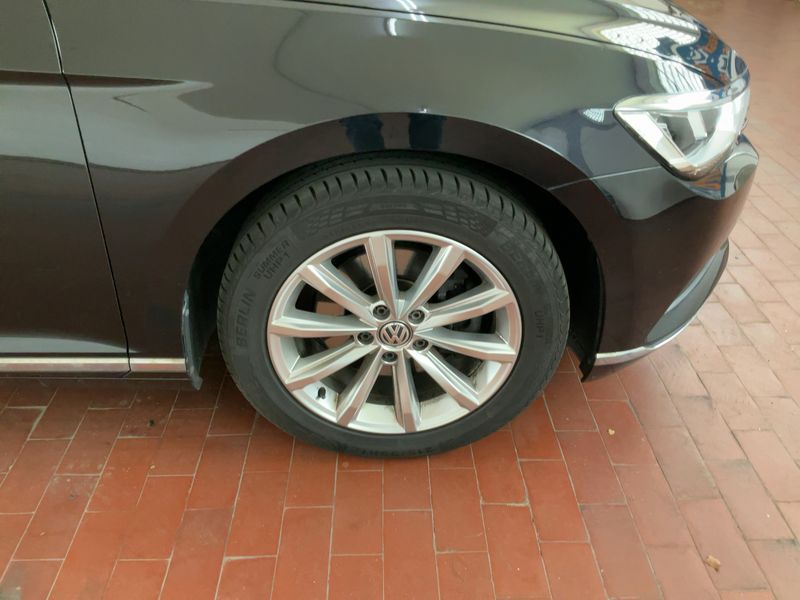 Volkswagen Passat 2.0 TDI Highline BlueMotion Tech 2018 – снимка 11