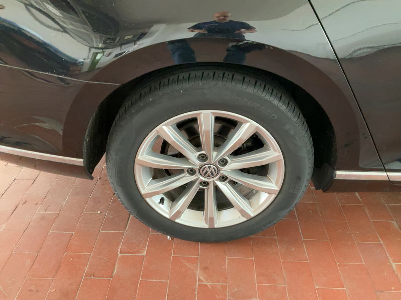 Volkswagen Passat 2.0 TDI Highline BlueMotion Tech 2018 – снимка 9