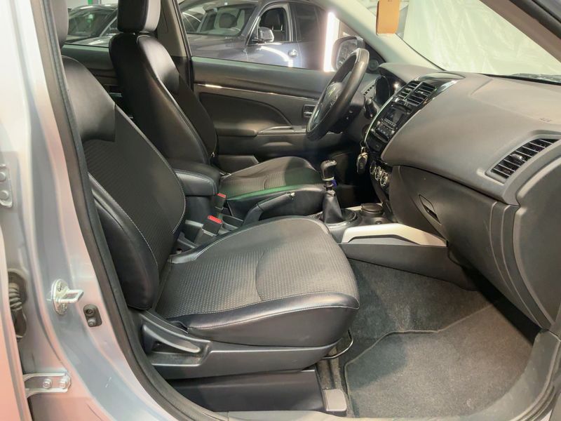 Citroen C4 Aircross 1.6 HDi Confort 4x2 — zdjęcie 11