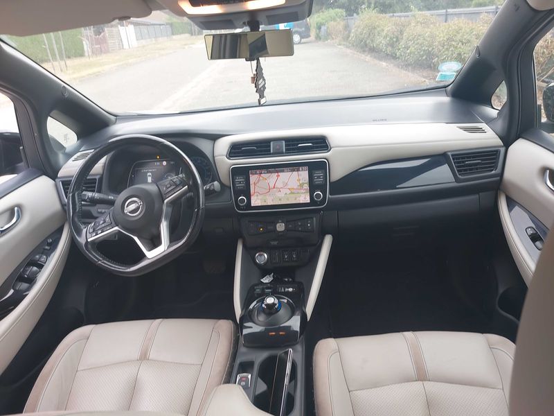 Nissan Leaf electric drive 160 kW Tekna — zdjęcie 11