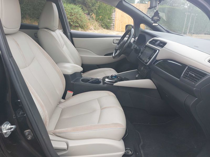 Nissan Leaf electric drive 160 kW Tekna — zdjęcie 10