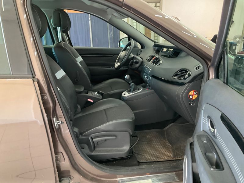 Renault Scenic 1.4 TCe Dynamique — zdjęcie 3