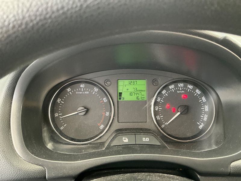 Skoda Fabia 1.2 TSI Style Edition 2011 – снимка 4