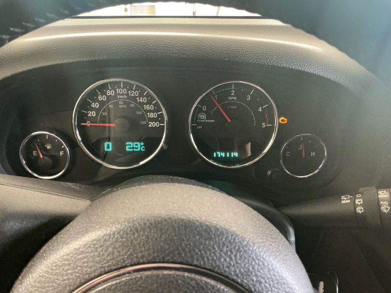 Jeep Wrangler 2.8 CRD — zdjęcie 13