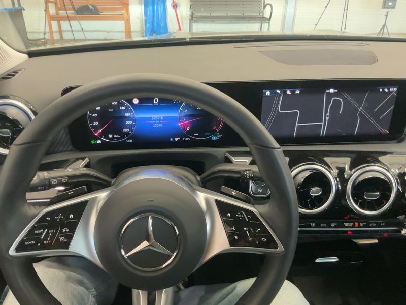 Mercedes-Benz A-Klasse A 200 Mild-Hybrid Progressive — zdjęcie 12