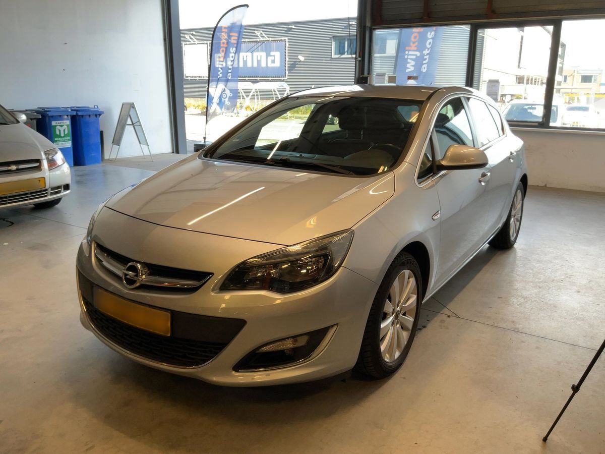 Opel Astra 2014