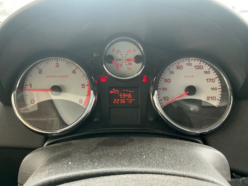 Peugeot 207 1.6 HDi Feline — zdjęcie 4