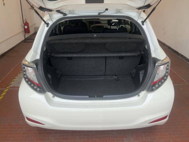 Toyota Yaris 1.5 Hybrid Style — zdjęcie 10