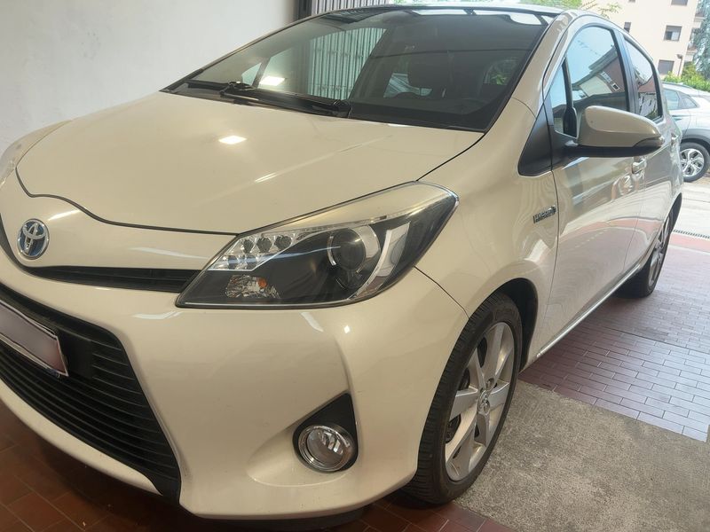 Toyota Yaris 1.5 Hybrid Style — zdjęcie 2