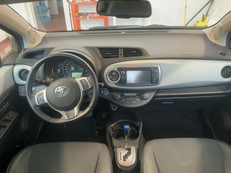 Toyota Yaris 1.5 Hybrid Style — zdjęcie 12