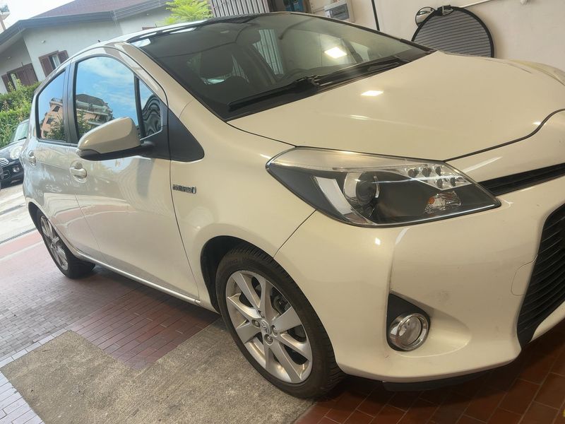 Toyota Yaris 1.5 Hybrid Style — zdjęcie 8