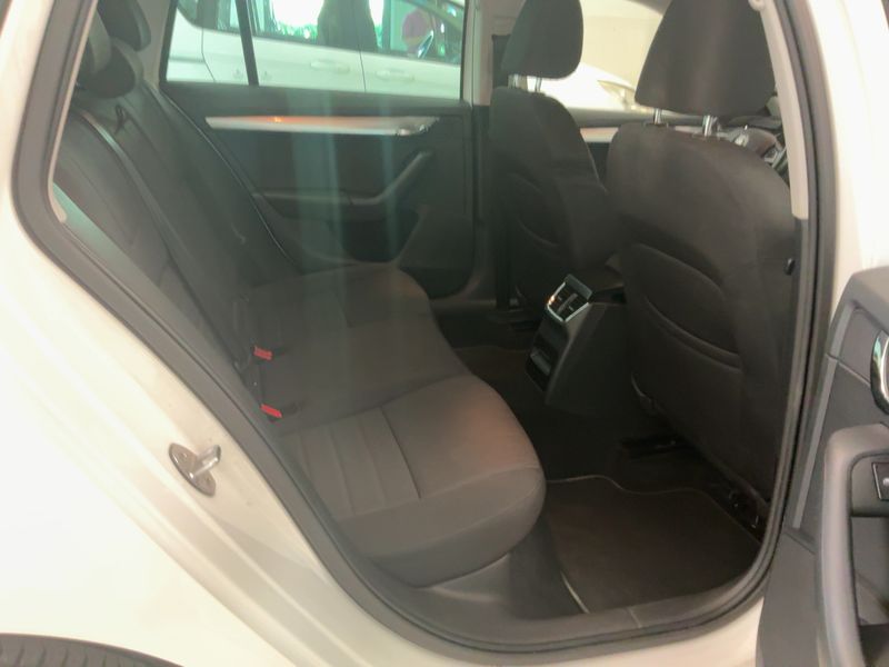Skoda Octavia 2.0 TDI Elegance 2014 – снимка 20