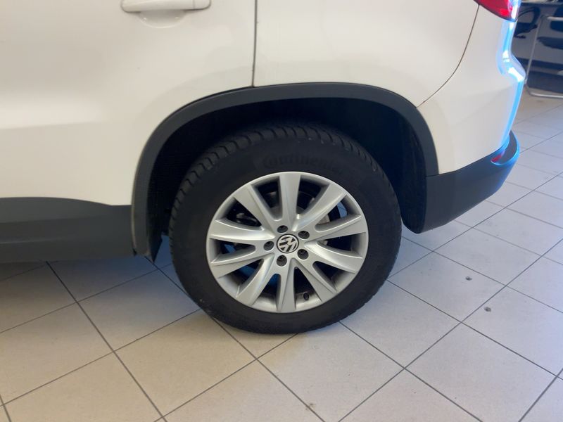 Volkswagen Tiguan 2.0 TDI Sport & Style 4Motion 2011 – снимка 5