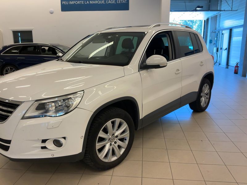 Volkswagen Tiguan 2.0 TDI Sport & Style 4Motion 2011 – снимка 2