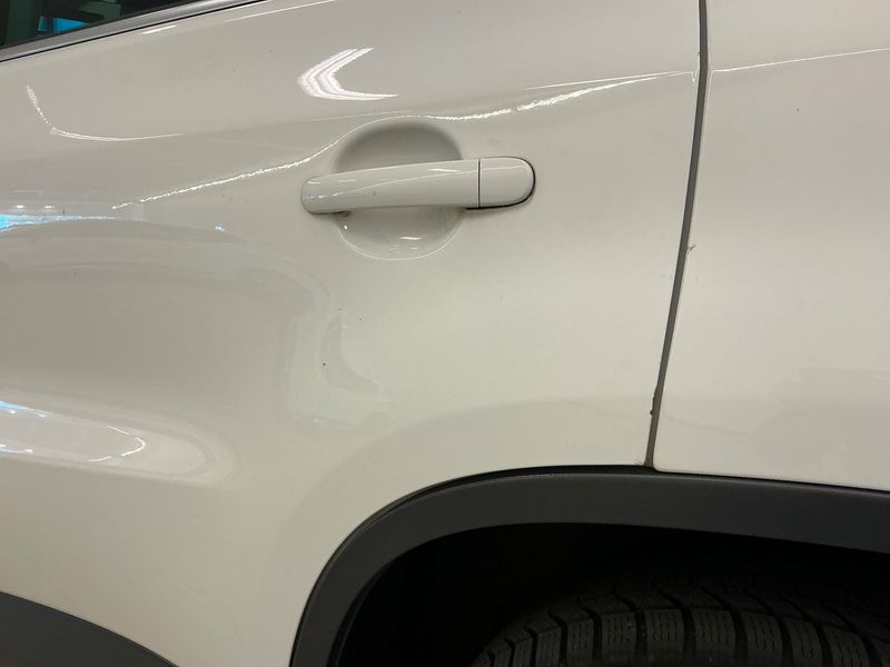 Volkswagen Tiguan 2.0 TDI Sport & Style 4Motion 2011 – снимка 32