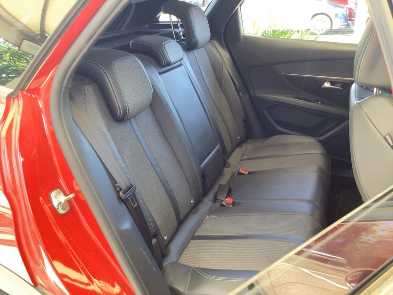 Peugeot 3008 1.5 Blue-HDi Allure Pack 2022 – снимка 19