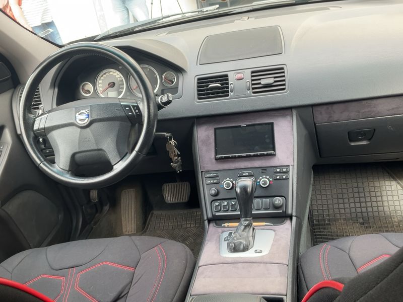 Volvo XC90 2.4 D5 Summum — zdjęcie 12