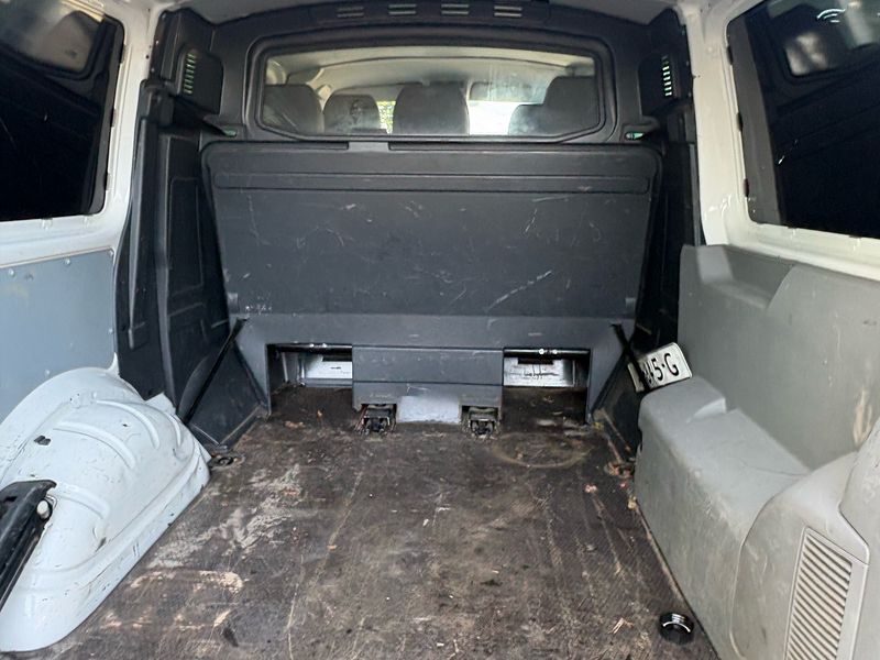 Volkswagen T5 Kombi 2.0 TDI 4Motion — zdjęcie 9