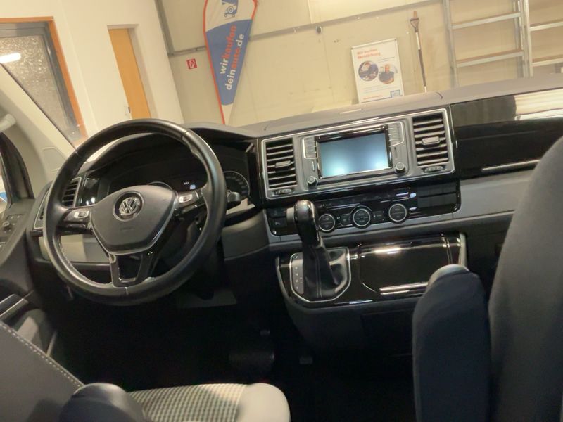 Volkswagen T6 Multivan 2.0 TDI 70 Jahre Bulli — zdjęcie 12