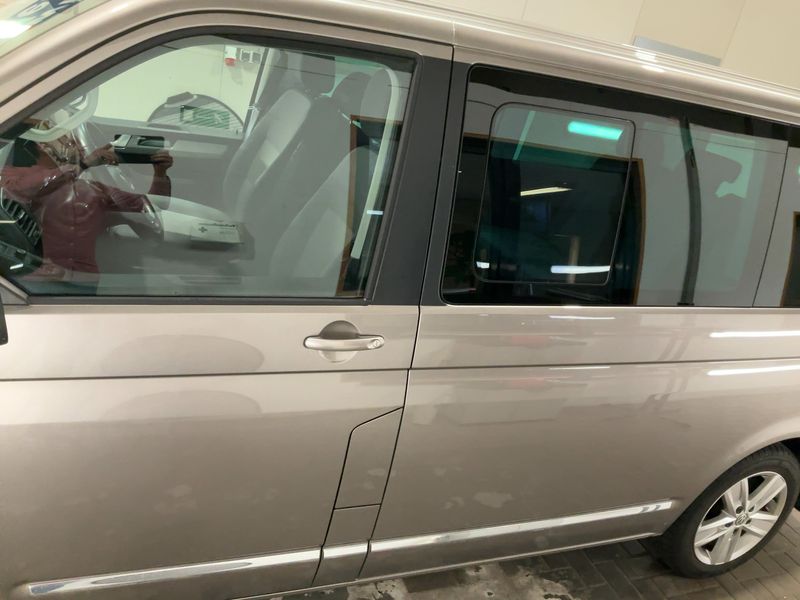 Volkswagen T6 Multivan 2.0 TDI 70 Jahre Bulli — zdjęcie 4
