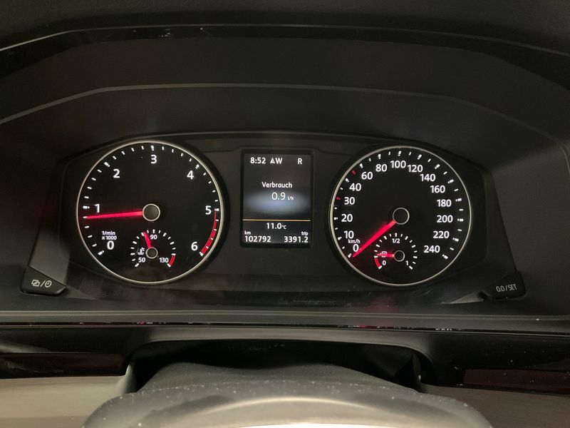 Volkswagen T6 Multivan 2.0 TDI 70 Jahre Bulli — zdjęcie 13