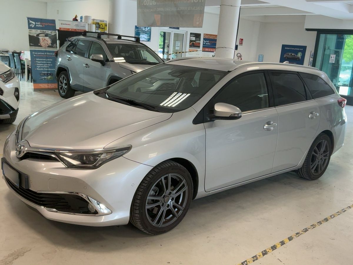 Toyota Auris 2016