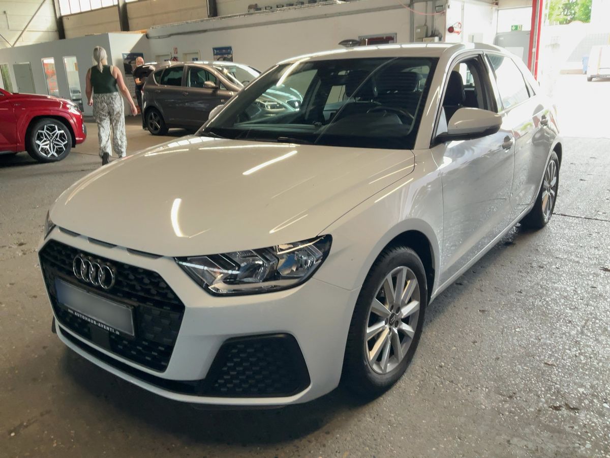 Audi A1 2022 — photo 1