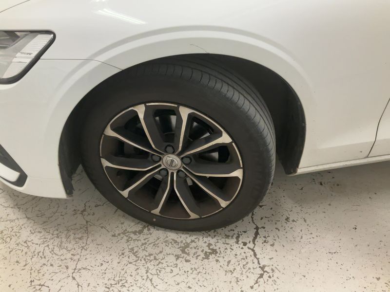 Volvo V60 2.0 D4 Momentum 2020 – снимка 3