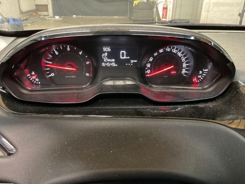 Peugeot 208 1.4 HDi Access 2013 – снимка 4