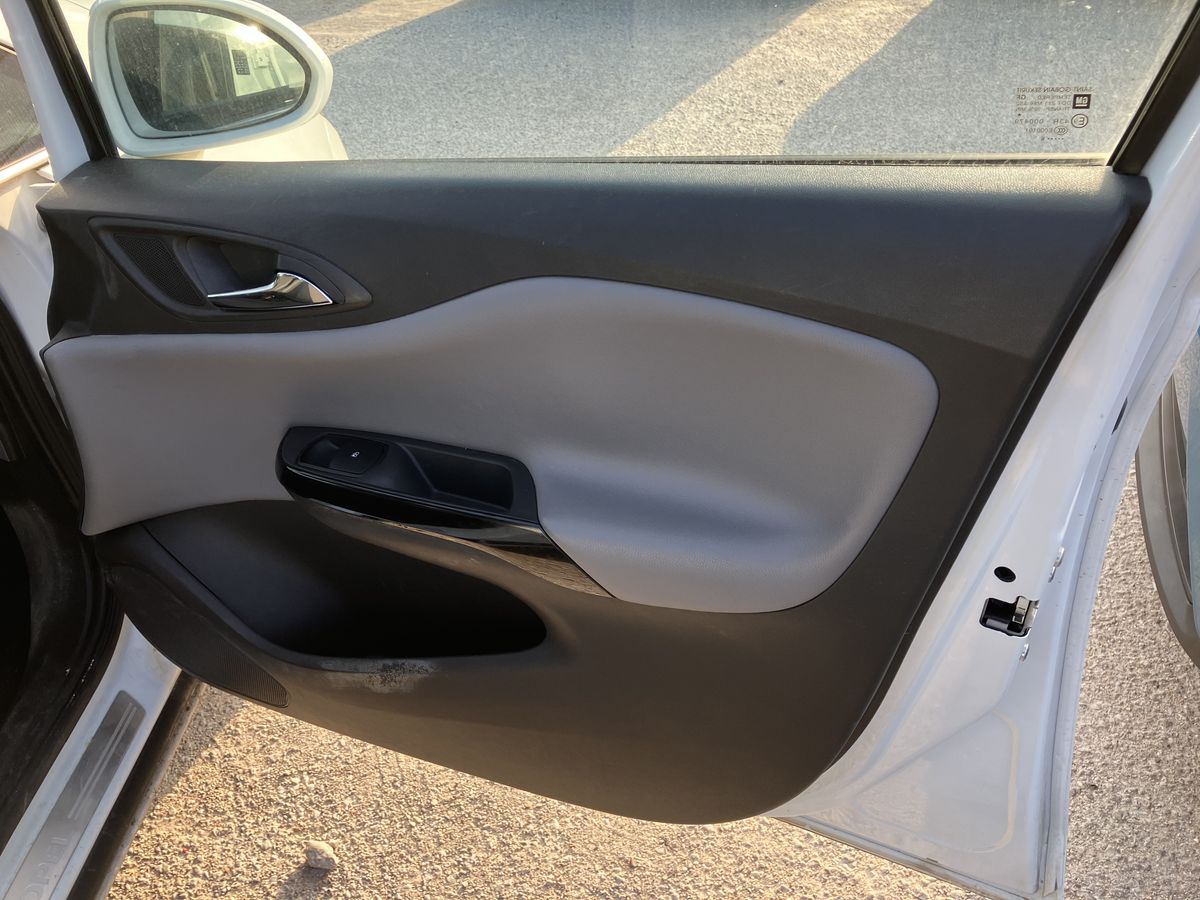Opel Corsa 2016 — photo 28