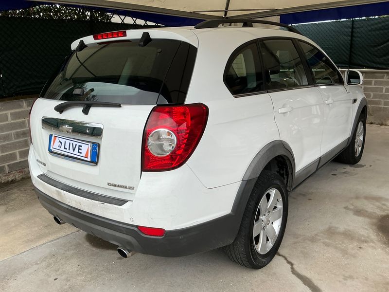 Chevrolet Captiva 2.2 Diesel D LT 2WD — zdjęcie 2
