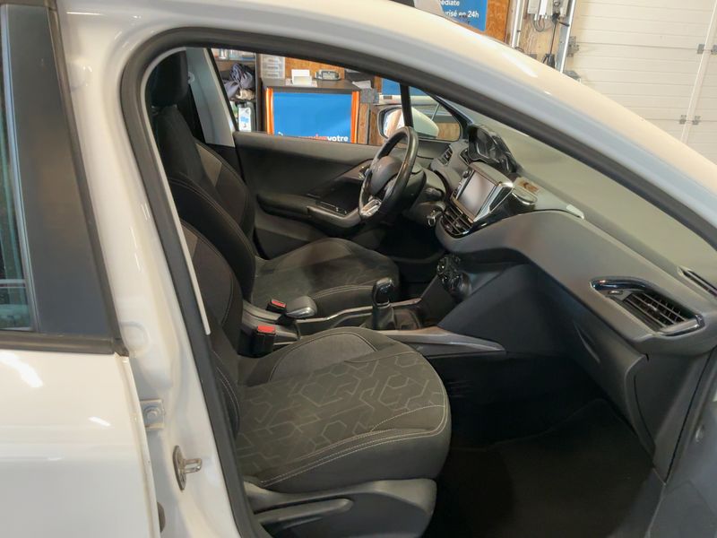 Peugeot 2008 1.6 Blue-HDi Active 2017 – снимка 16