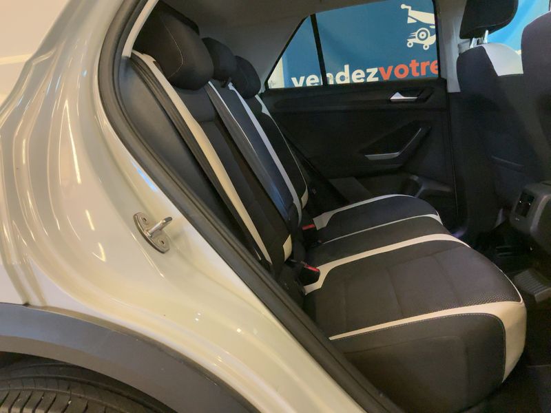 Volkswagen T-Roc 2.0 TDI Carat — zdjęcie 14